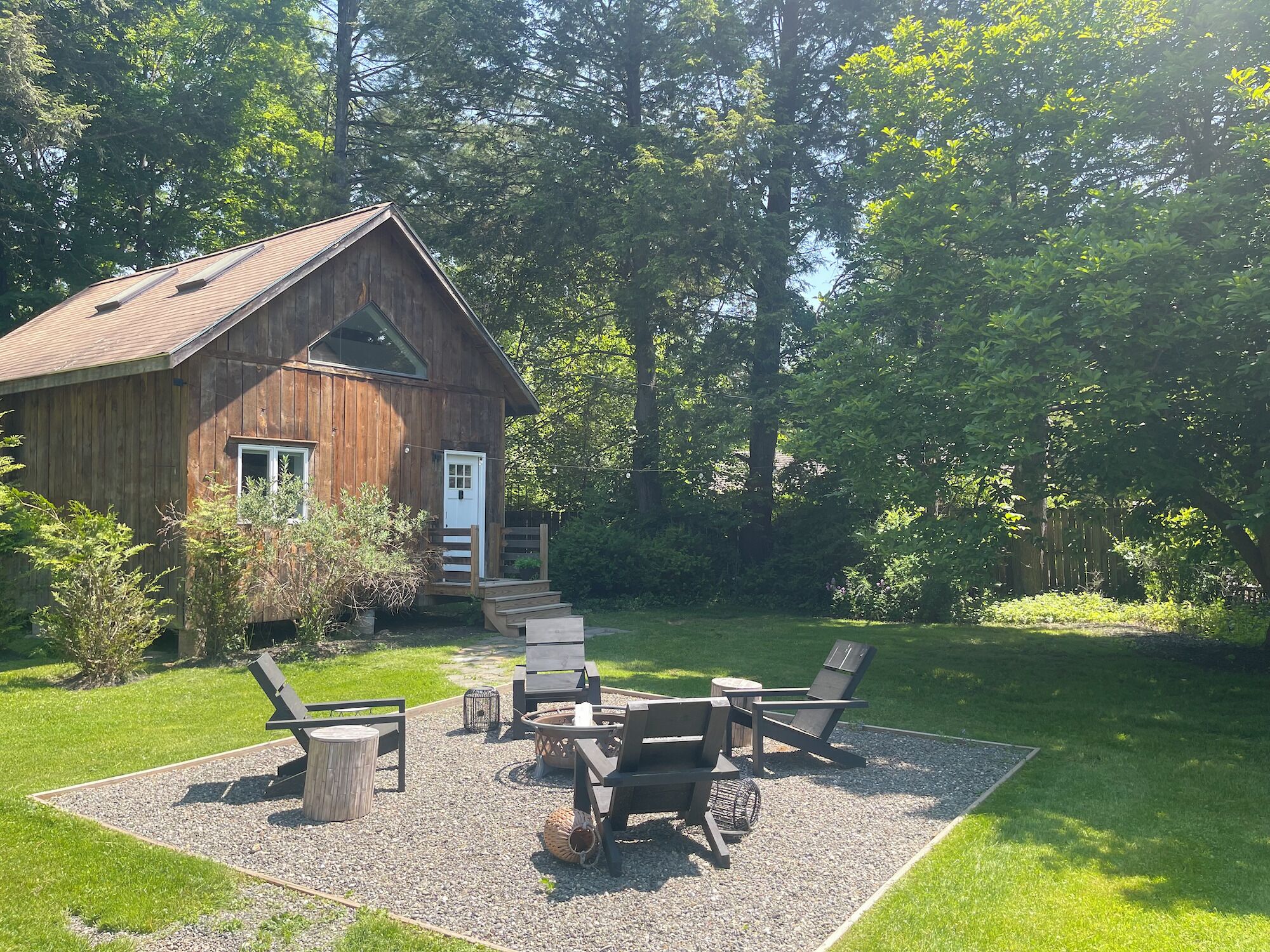Serene Woodstock Cottage & Studio - Right In Town