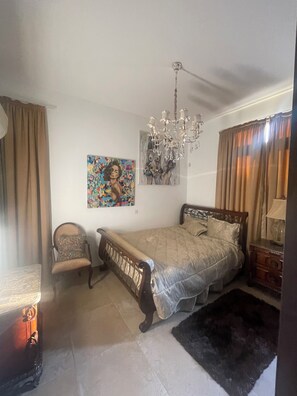 4 Schlafzimmer, Bügeleisen/Bügelbrett, WLAN, Bettwäsche