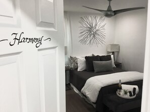 3 chambres, fer et planche à repasser, Wi-Fi, draps fournis