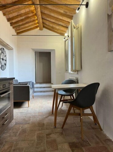 Moderne 2-Zimmer-Wohnung, nur wenige Minuten von der Piazza dei Priori entfernt