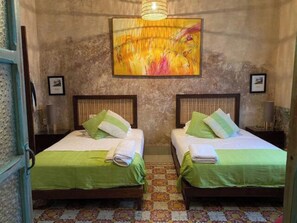 2 bedrooms, free WiFi, bed sheets - Central & Bohemian House  Pool Yard (Mérida)