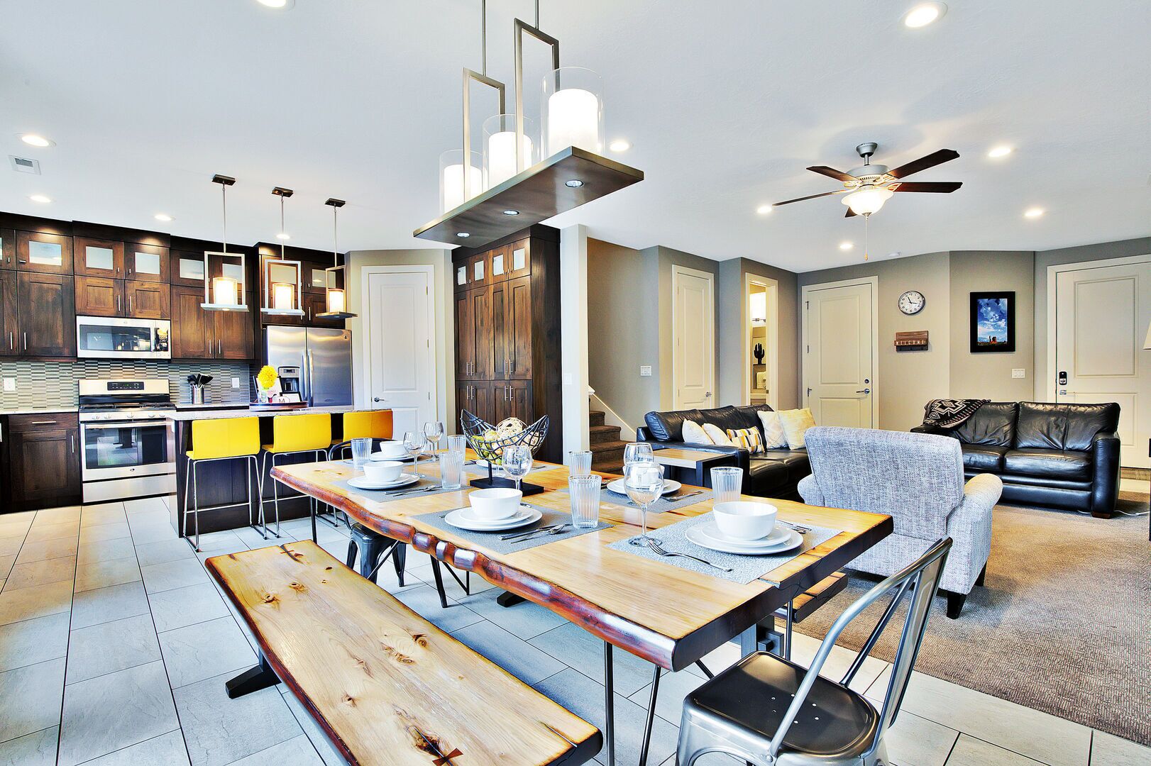 Luxury House, Multiple Beds, Patio, Mountain View | In-room dining