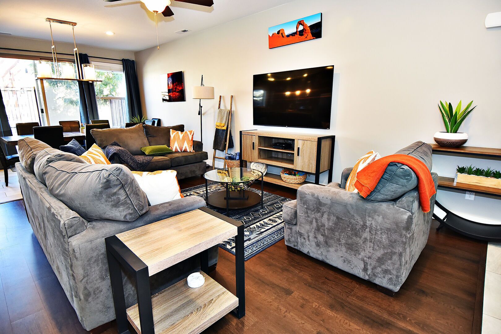 Luxury House, Multiple Beds, Patio, Mountain View | Living area