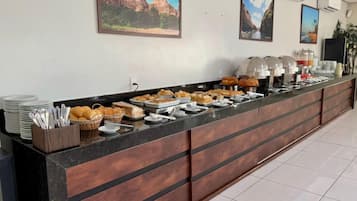 Ilmainen päivittäinen buffetaamiainen