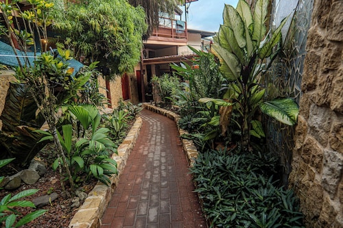 COSTA LINDA ART HOSTEL