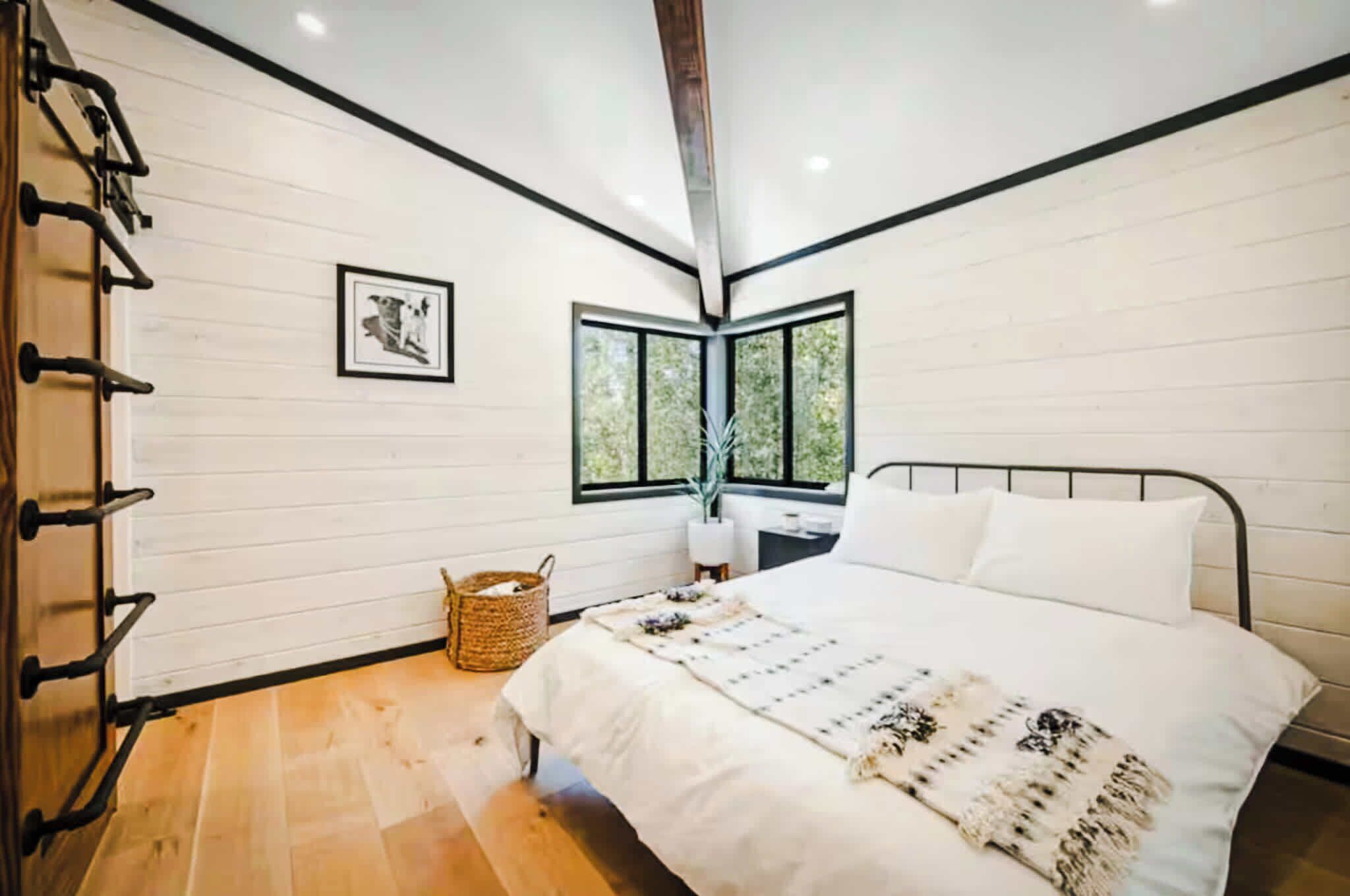 4 bedrooms, WiFi, bed sheets