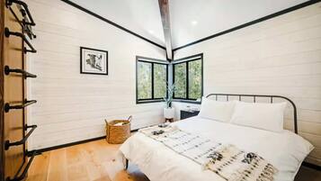4 bedrooms, WiFi, bed sheets