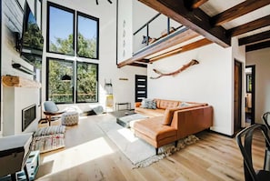 Televisión, chimenea