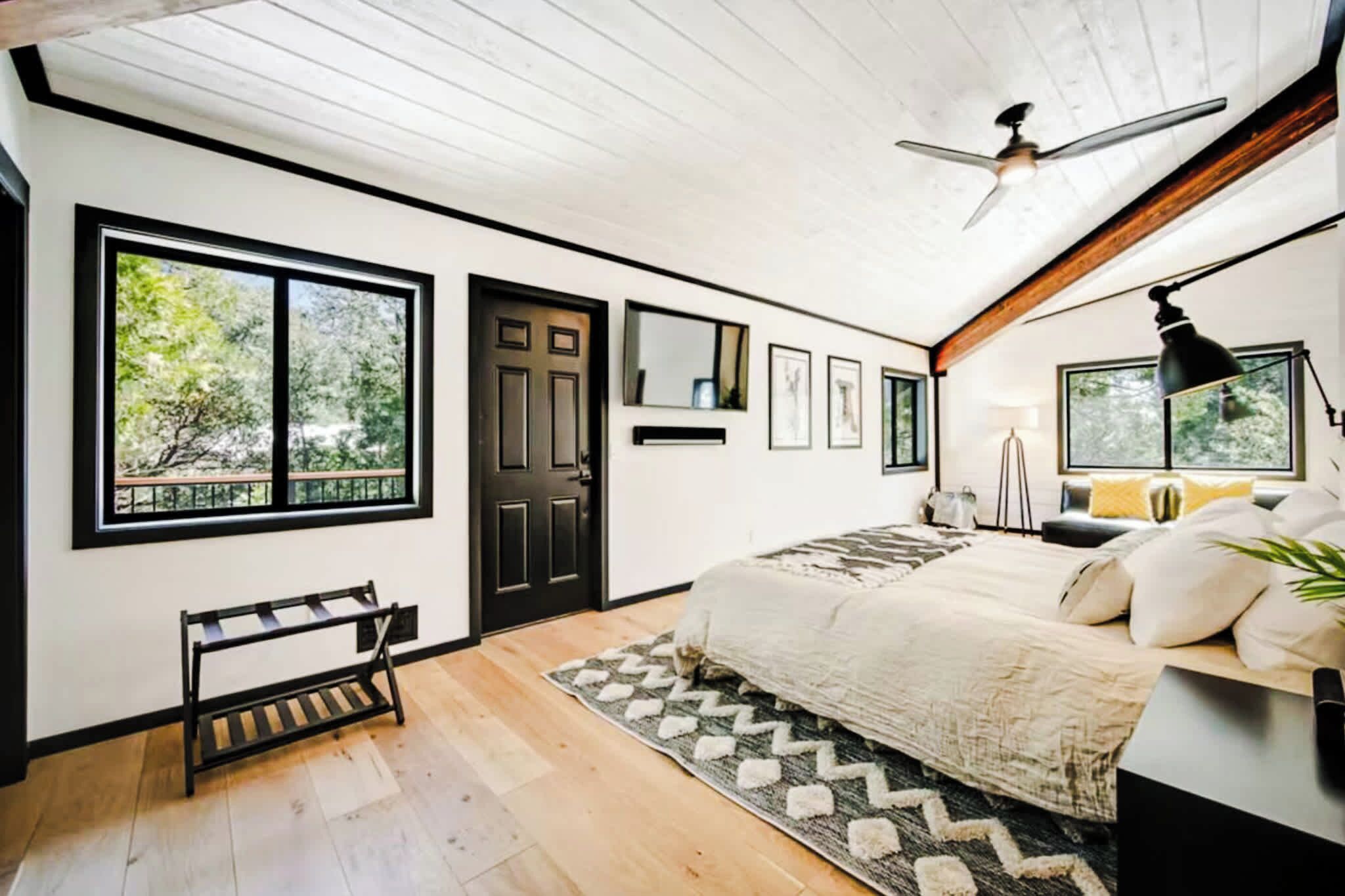 4 bedrooms, WiFi, bed sheets