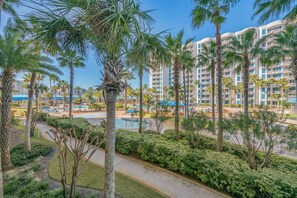 Property grounds - 1207 Gorgeous Lagoon Pool Views ~ Onsite Bar ~ Pools ~ Hot Tub ~ Book July 7th (Destin)