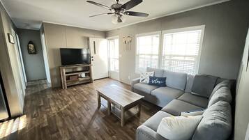 Ălytelevisio, kirjoja