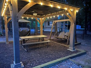 Outdoor dining - Pet Friendly Lake Gaston Home with Neighborhood Beach & Boat Ramp Access (Macon)