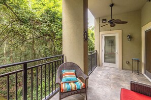 Terrace/patio - South Island - Walk to beach, village & island’s best restaurants! FLETC-TDY (St. Simons Island)