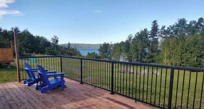 Lakefront Tiny Home with Hot Tub
