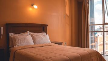 Standard Room, 1 Bedroom, Non Smoking | Premium bedding, down duvets, desk, laptop workspace