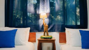 Turtle Room | Premium bedding, down duvets, individually decorated, free WiFi