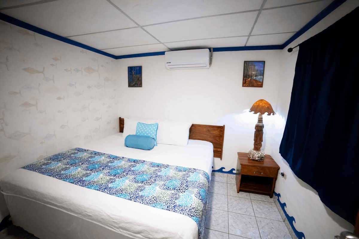 Doppia Economy, 1 letto king | Biancheria da letto di alta qualità, copriletto in piuma