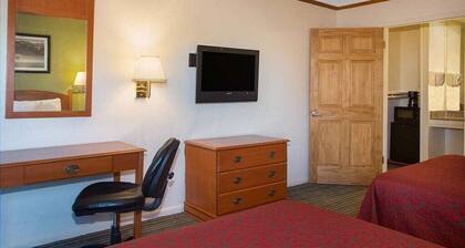 Economy Hotel Wichita- Florence St.