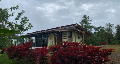 ShantihOMe: Ecolodge entre Mindo y San Miguel de los Bancos