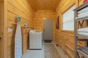 Laundry Room - Dream Mtn~Hot Tub+Fire Pit+Grill~Fireplace & WiFi! (Black Mountain)