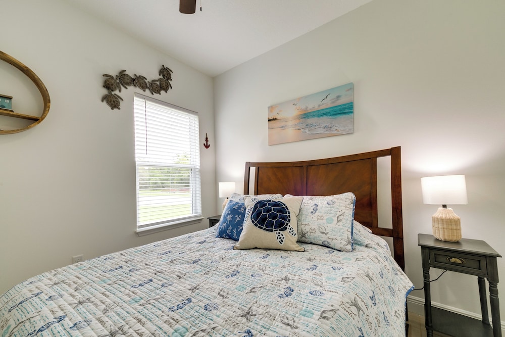 Bright, PetFriendly Home 16 Mi to Downtown Ocala Marion Oaks Vrbo