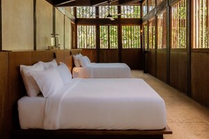 Two-Bedroom Pool Villa | Ropa de cama de alta calidad, edredones de plumas, minibar y caja fuerte