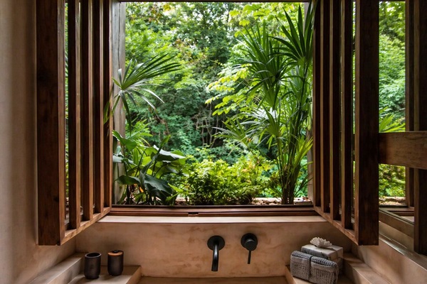 Master Pool Tree House | Bathroom | Shower, rainfall showerhead, hair dryer, bathrobes