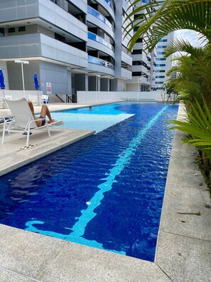 2 outdoor pools