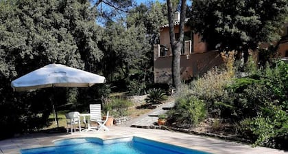 Agréable villa avec grand jardin et piscine entre Montpellier et le Pic St Loup