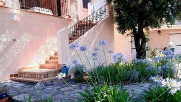 Enceinte de lâhĂ©bergement