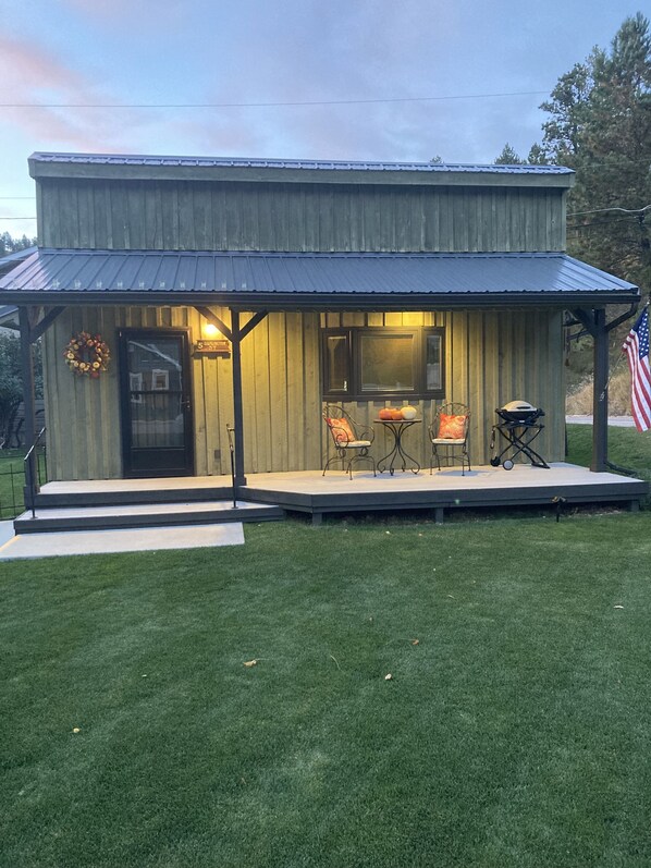 Exterior - Half mile to Deadwood Main Street, trolley & trail close by, quiet neighborhood (Deadwood)