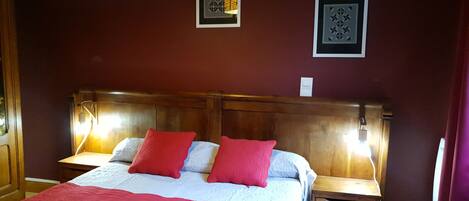 2 slaapkamers, een strijkplank/strijkijzer, reisbedje, gratis wifi