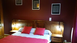 2 habitaciones, tabla de planchar con plancha y cuna de viaje 