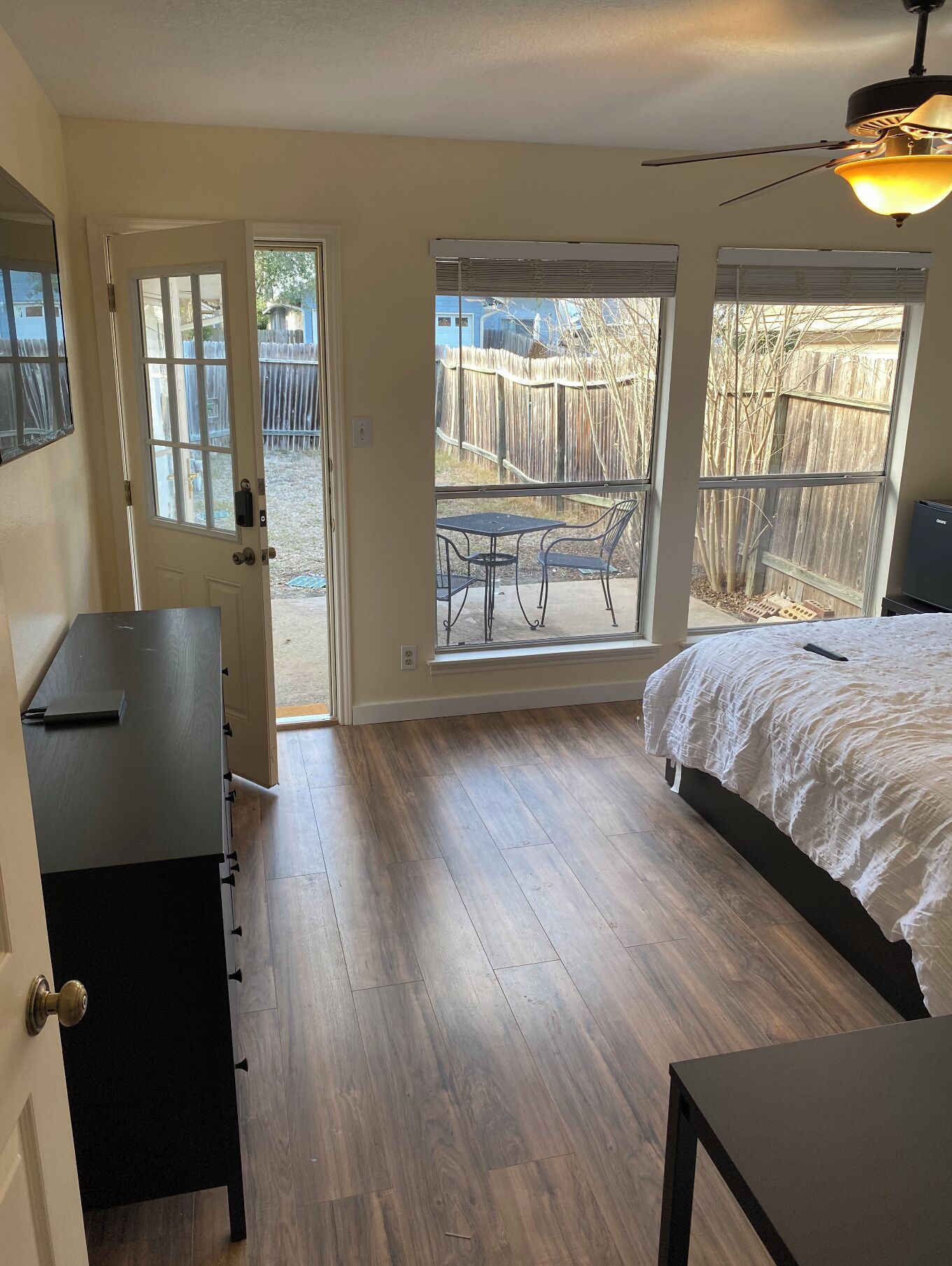 1 غرفة نوم ومكتب ومكواة/لوح كي وواي فاي