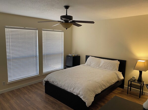 1 bedroom, desk, iron/ironing board, WiFi