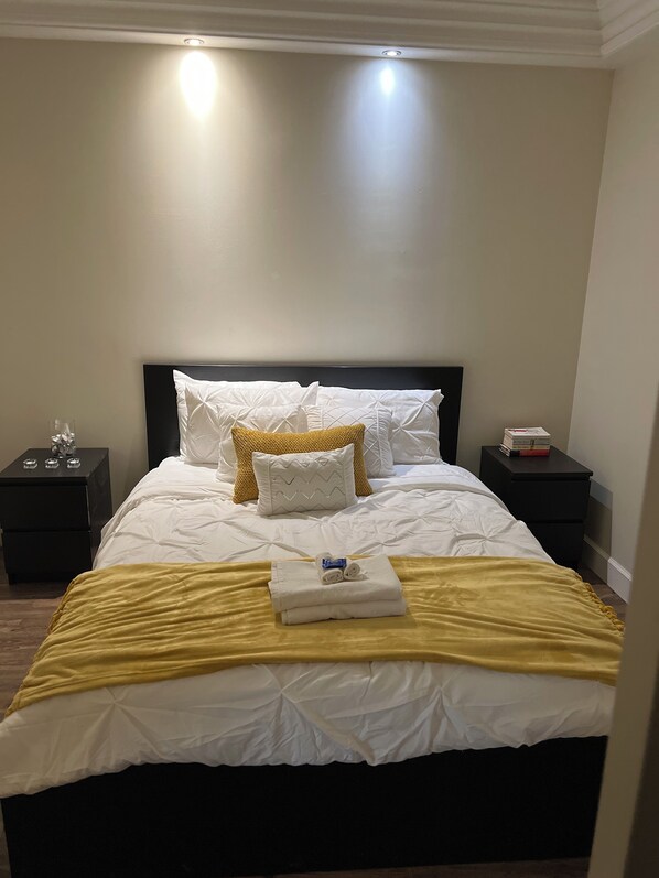 2 bedrooms, iron/ironing board, free WiFi, bed sheets