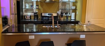 2 Bed Villa heart of Downtown