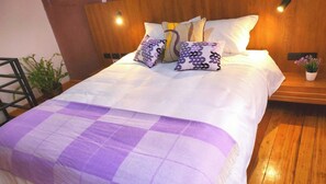 Double Room - Sun Backpackers (Quito)
