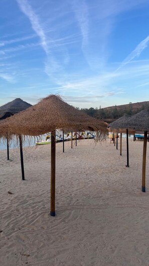 Solsenger og strandhåndklær