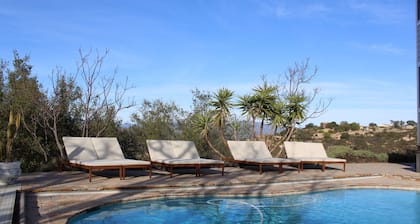 Luxury Nature Estate w/ 3 Homes, Salt Pool, Jacuzzi. Retreats, Intimate Weddings