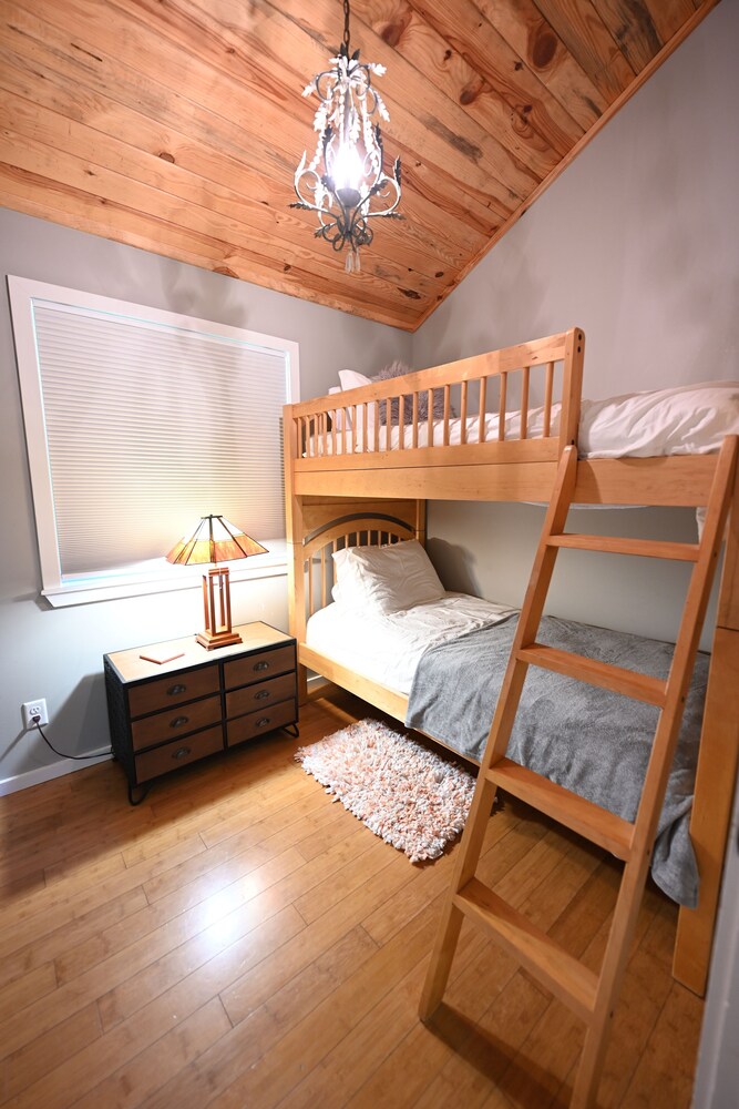 Great location! Peaceful views, close to Mt Nebo Yell County Vrbo