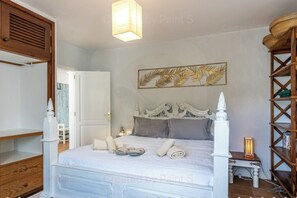 2 slaapkamers, een strijkplank/strijkijzer, reisbedje, gratis wifi