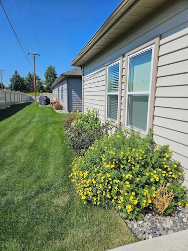 Quiet, newer construction town home near the walking path network in Sheridan.  