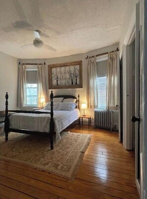 3 habitaciones, escritorio, tabla de planchar con plancha y wifi gratis 