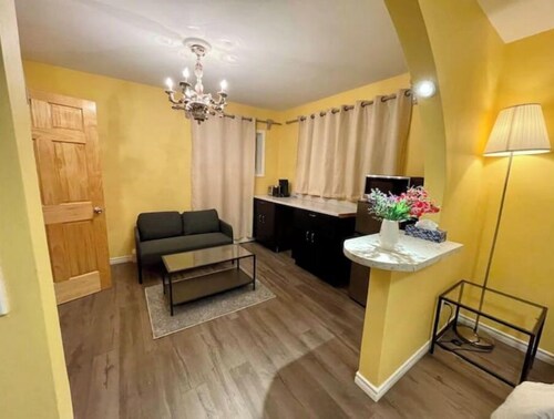 Short walk to the falls 2room luxury free parking