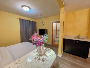 1 غرفة نوم وواي فاي مجانًا وملاءات أسرّة