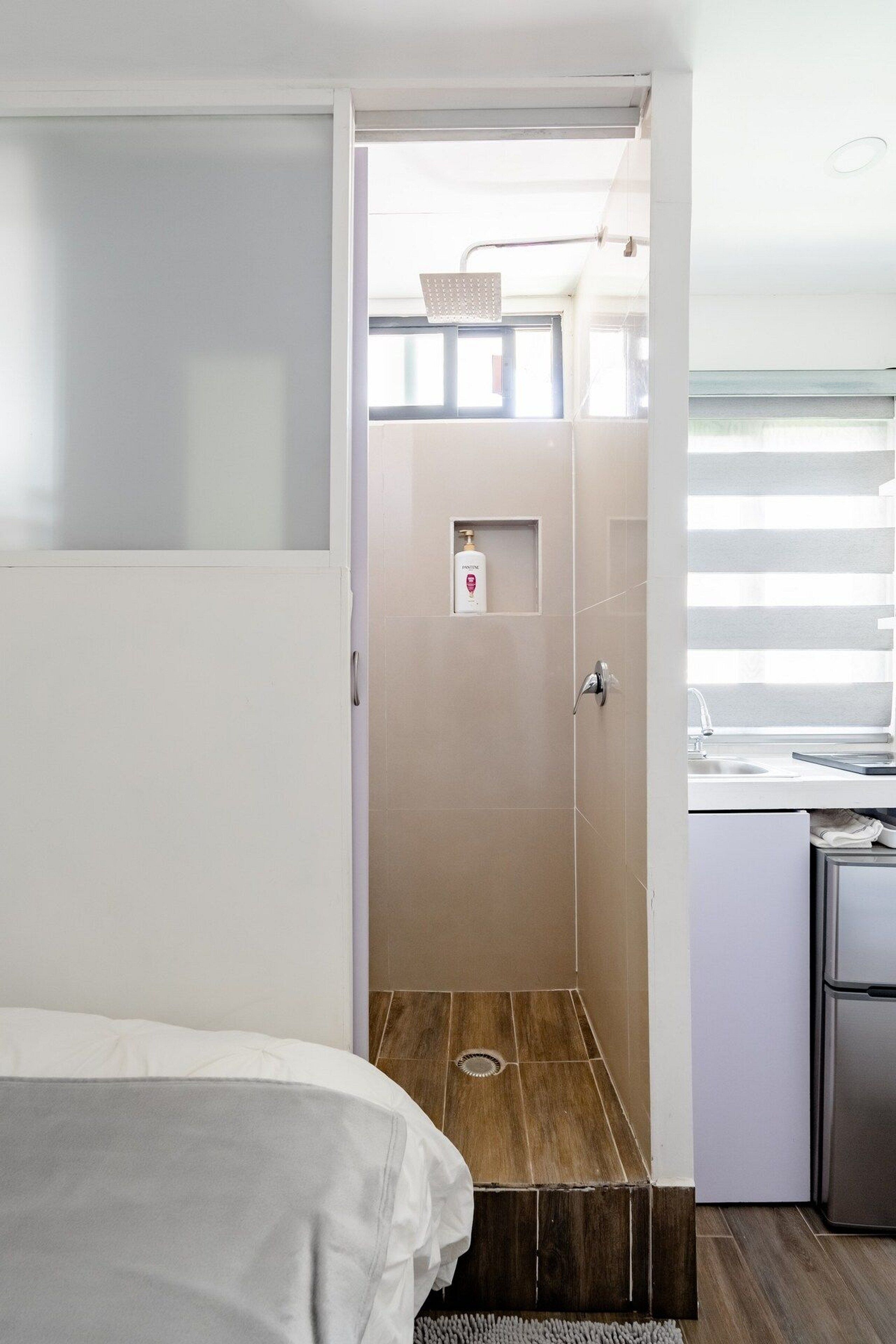 1 bedroom, iron/ironing board, internet, bed sheets