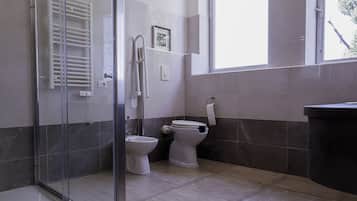 Comfort Double Room | Bathroom | Slippers