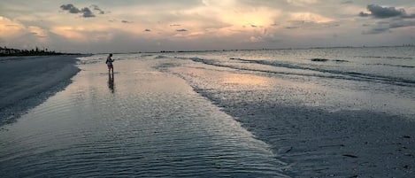 躺椅、沙灘巾