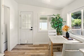 Dining - Family-friendly home - A block to Hyrum Lake! (Hyrum)